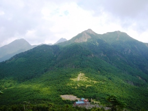網笠山からの権現岳眺望
